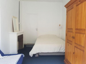 Flat for 2, free car park, 250 m from the seaside.